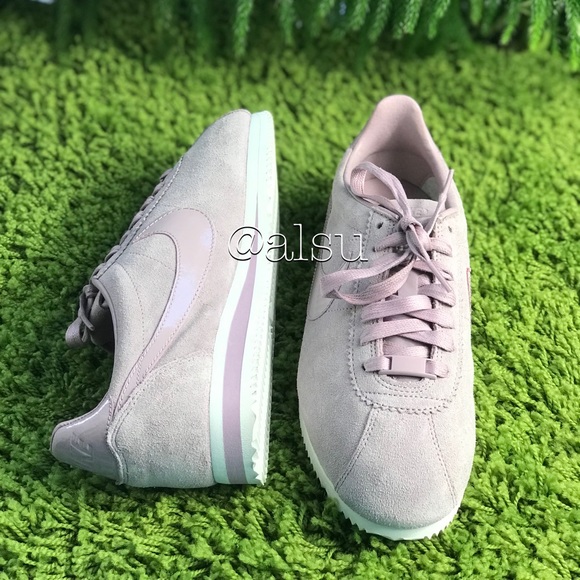 NWT NikeID Cortez PRM Suede Rose Dust WMNS - Picture 7 of 8